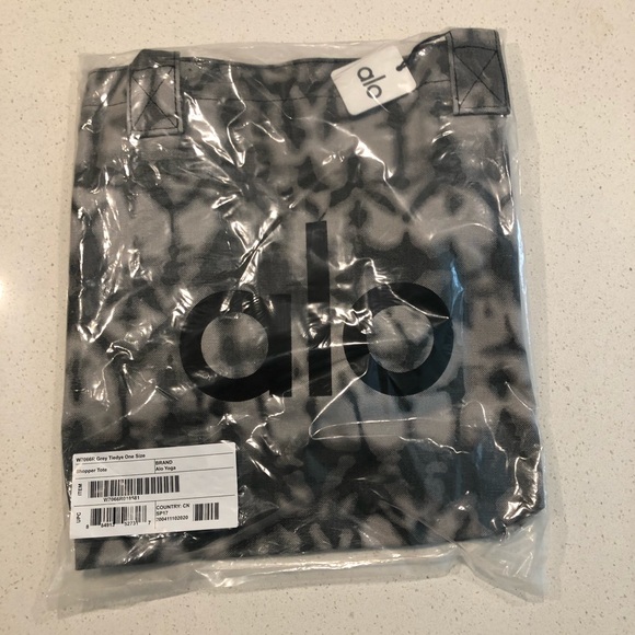 Alo Yoga Limited Edition Shopper Tote - Picture 4 of 4